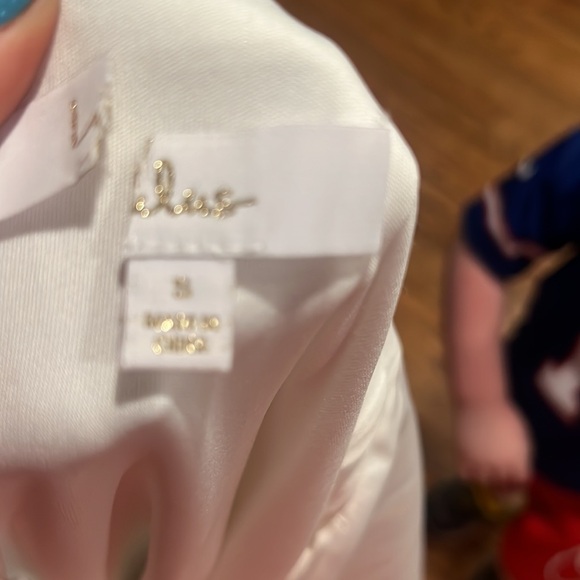 Stunning Lulu’s satin white dress size medium - Picture 10 of 11